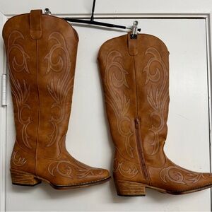 Dream Pairs Tan Embroidered Heeled Boots